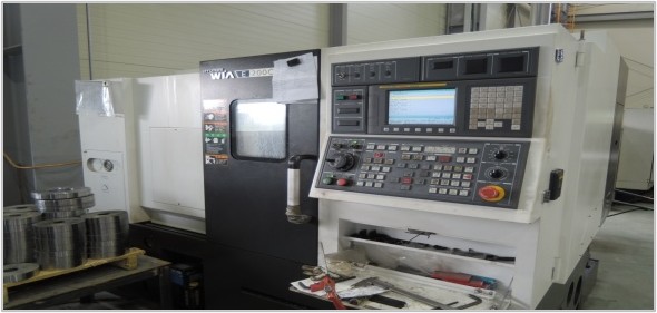 مخرطة CNC