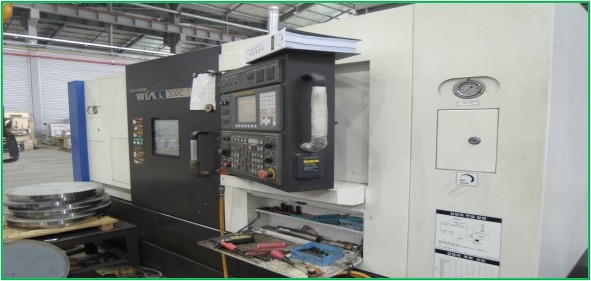 جانب مخرطة CNC